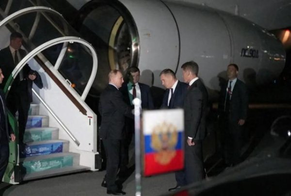 红海优配 普京专机离开北京后，刚飞出中俄国境线，马上降落在了海参崴，出席东方经济论坛系列活动