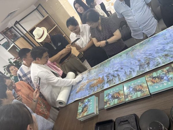 宏基资本 50米长卷绘长江 追溯从雪山到入海的生命历程